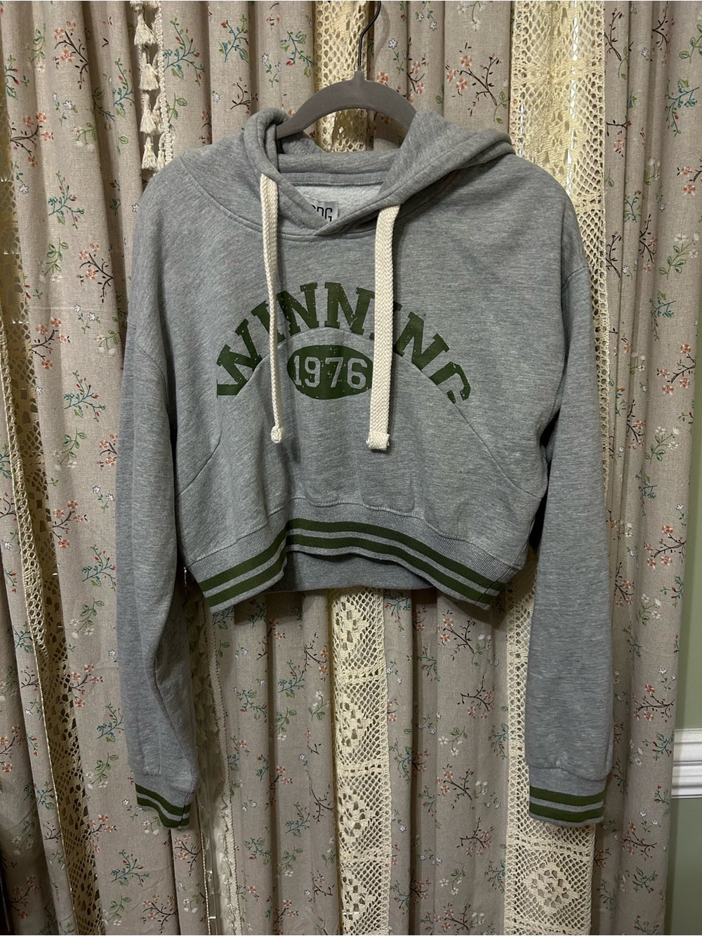 BDG Urban Outfitters Vancouver 1976 Cropped Hoodie Gray Green Size M